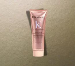 imagem ilustrativa do condicionador gloss absolu da kerastase